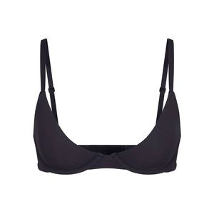 32C Skims Plunge Bra “Fits Everybody” onyx black